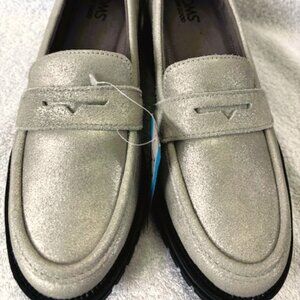 Toms Cara leather penny loafer in Champagne Metallic Suede NWT Size 8-1/2